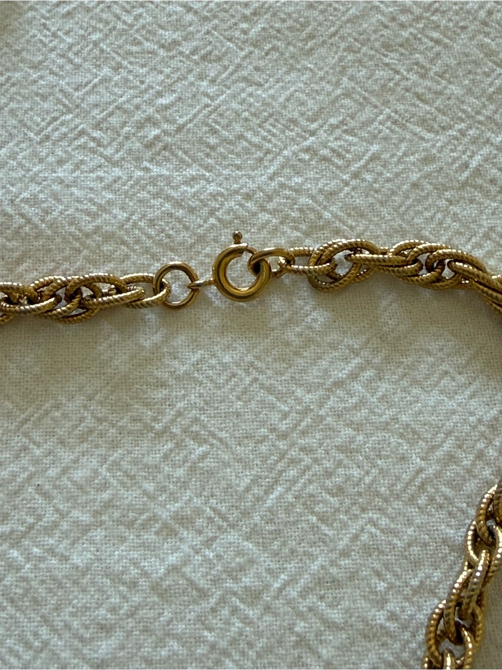 Gold Ornate Filigree Pendant Necklace - Women Jewelry - Picture 4 of 8